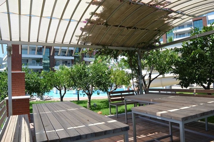 Трехкомнатная квартира в административном центре Алании. 