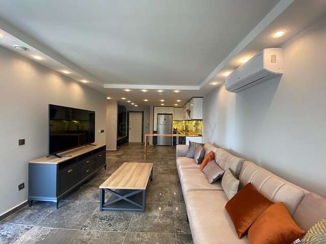 Трехкомнатная квартира в административном центре Алании. 