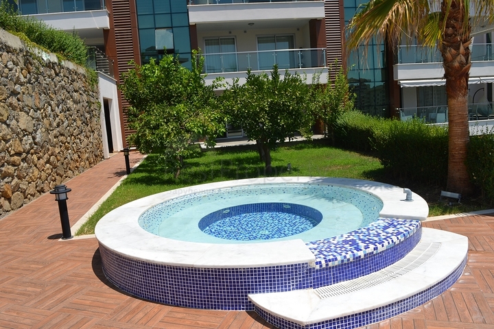 Трехкомнатная квартира в административном центре Алании. 