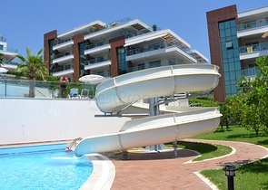 Трехкомнатная квартира в административном центре Алании. 