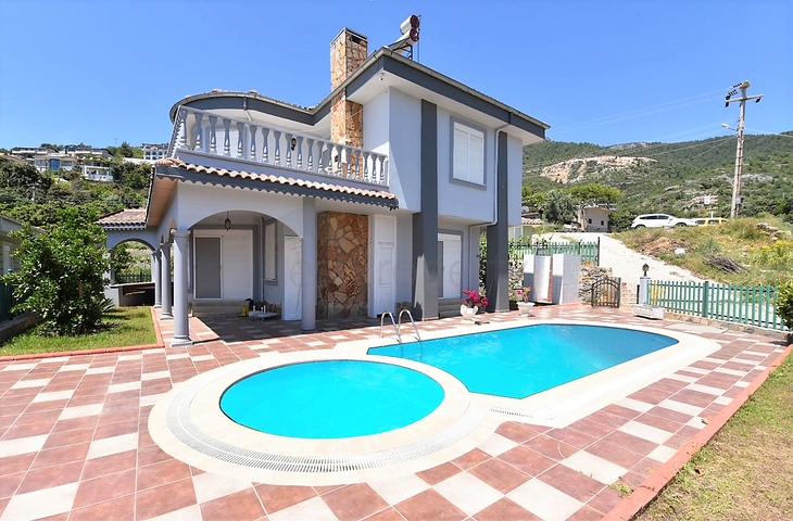 Вилла 4+1 с видом на крепость и море