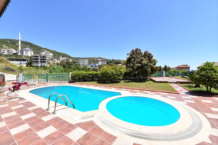 Вилла 4+1 с видом на крепость и море