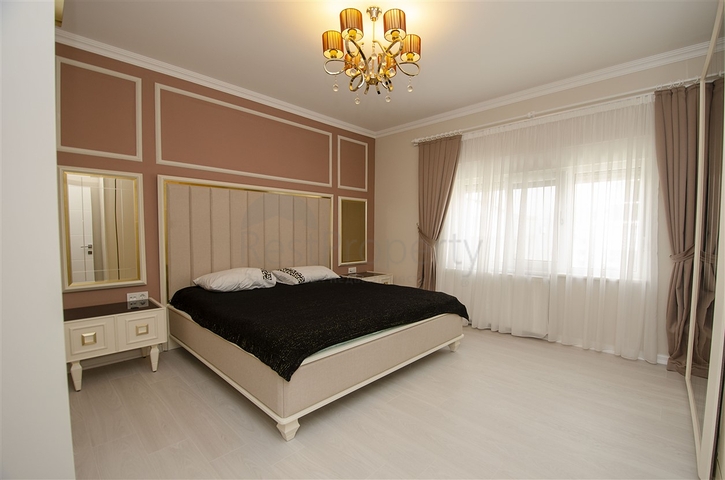 Элитный пентхаус 3+1 с мебелью в комплексе 600 м до моря