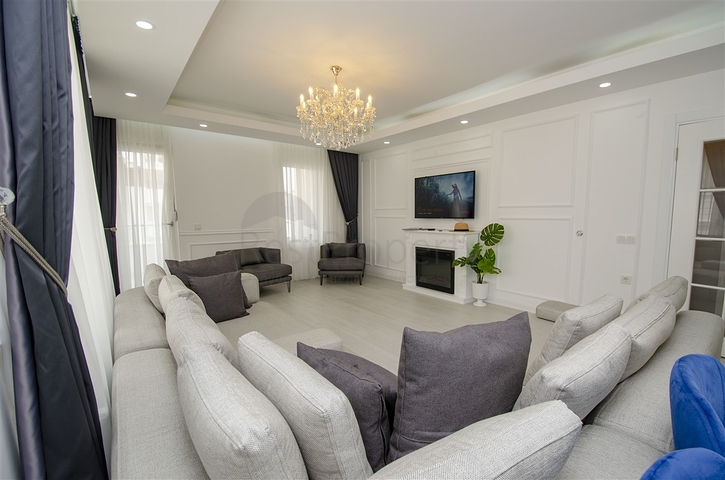 Элитный пентхаус 3+1 с мебелью в комплексе 600 м до моря