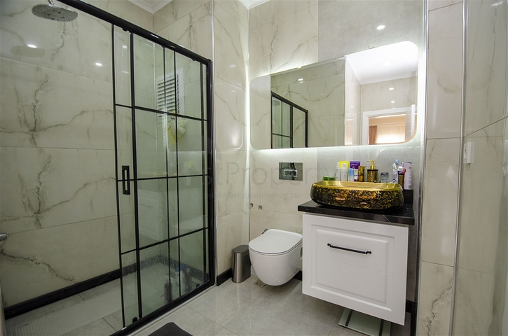 Элитный пентхаус 3+1 с мебелью в комплексе 600 м до моря