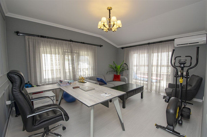 Элитный пентхаус 3+1 с мебелью в комплексе 600 м до моря