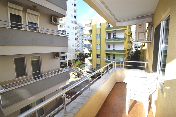 Меблированная квартира с двумя спальнями и отдельной кухней в Махмутларе