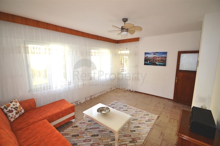 Меблированная квартира с двумя спальнями и отдельной кухней в Махмутларе