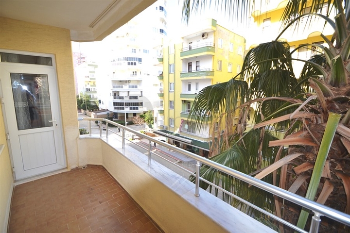 Меблированная квартира с двумя спальнями и отдельной кухней в Махмутларе