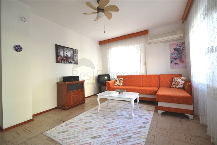 Меблированная квартира с двумя спальнями и отдельной кухней в Махмутларе