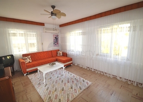 Меблированная квартира с двумя спальнями и отдельной кухней в Махмутларе