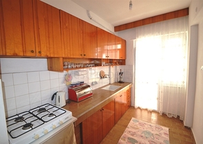 Меблированная квартира с двумя спальнями и отдельной кухней в Махмутларе