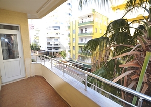 Меблированная квартира с двумя спальнями и отдельной кухней в Махмутларе