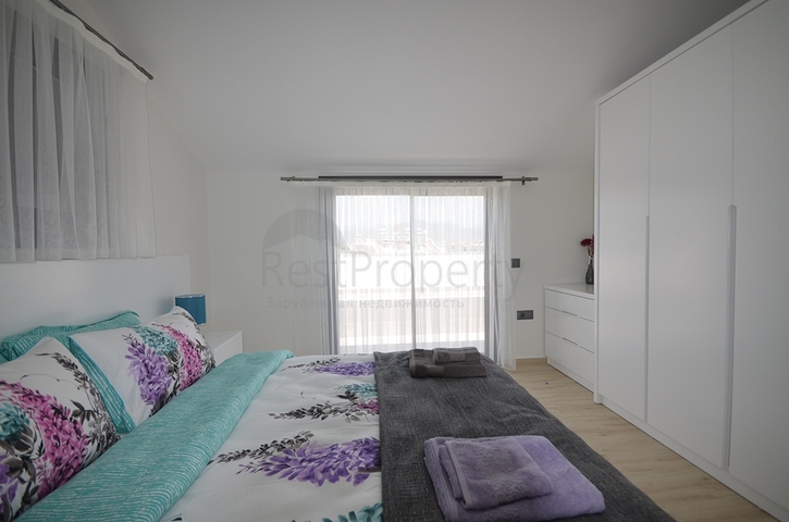 Трехэтажная вилла планировкой 4+1 в Фетхие