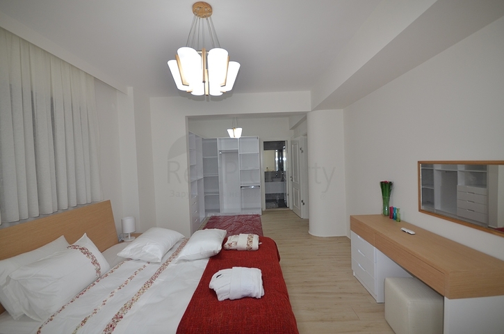 Трехэтажная вилла планировкой 4+1 в Фетхие