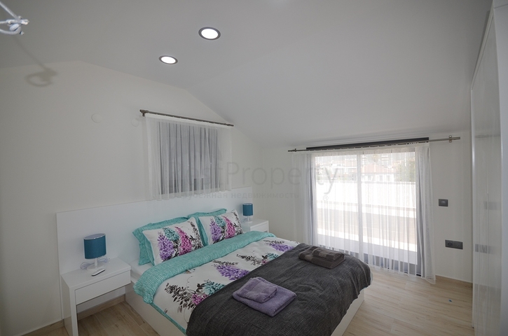 Трехэтажная вилла планировкой 4+1 в Фетхие