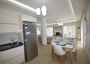 Трехэтажная вилла планировкой 4+1 в Фетхие