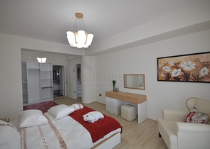 Трехэтажная вилла планировкой 4+1 в Фетхие