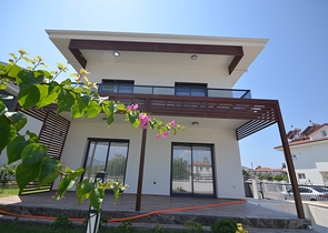 Трехэтажная вилла планировкой 4+1 в Фетхие