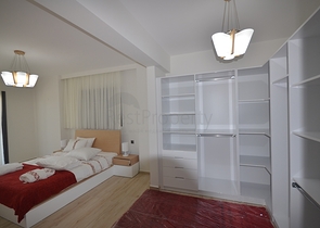 Трехэтажная вилла планировкой 4+1 в Фетхие