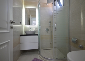 Трехэтажная вилла планировкой 4+1 в Фетхие