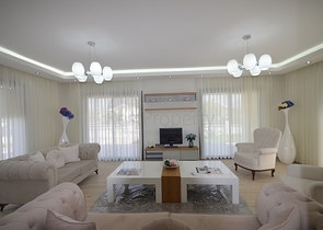 Трехэтажная вилла планировкой 4+1 в Фетхие