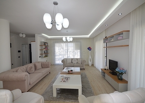 Трехэтажная вилла планировкой 4+1 в Фетхие