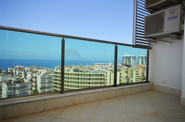 1+1 в Махмутларе с видом на море