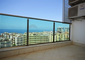 1+1 в Махмутларе с видом на море