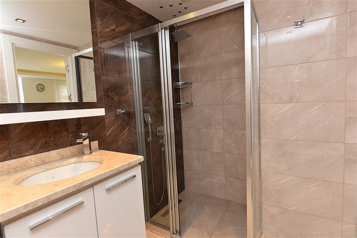 Меблированные апартаменты планировкой 2+1 в центре Алании