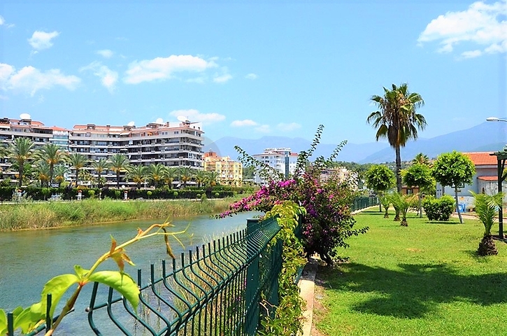 Пентхаус с видом на горную реку Дим-Чай