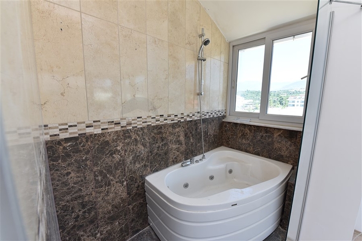 Пентхаус с видом на горную реку Дим-Чай