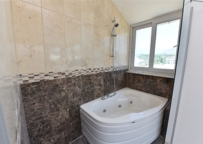 Пентхаус с видом на горную реку Дим-Чай