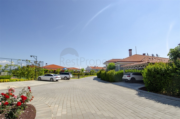 Вилла 3+1 в комплексе в районе Дошемеальты Анталья