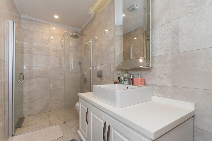 Вилла 3+1 в комплексе в районе Дошемеальты Анталья