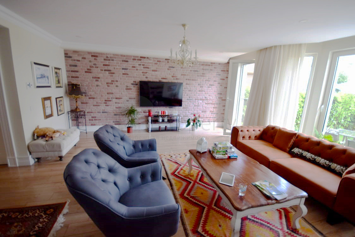 Вилла 3+1 в комплексе в районе Дошемеальты Анталья