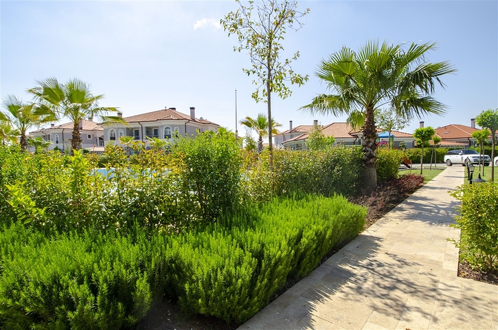 Вилла 3+1 в комплексе в районе Дошемеальты Анталья