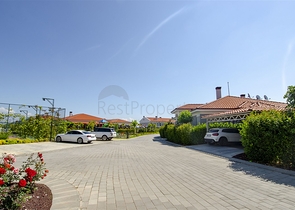 Вилла 3+1 в комплексе в районе Дошемеальты Анталья