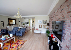 Вилла 3+1 в комплексе в районе Дошемеальты Анталья