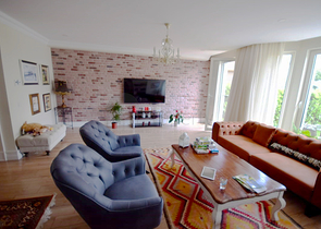 Вилла 3+1 в комплексе в районе Дошемеальты Анталья