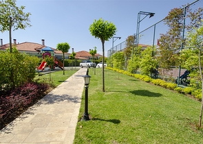 Вилла 3+1 в комплексе в районе Дошемеальты Анталья