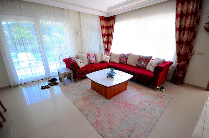 Вилла 3+1 с мебелью в самом центре города Кемера