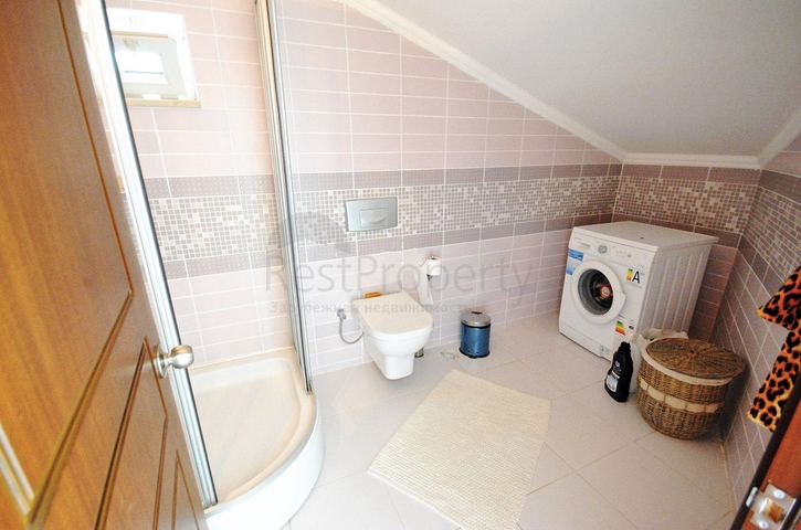 Вилла 3+1 с мебелью в самом центре города Кемера