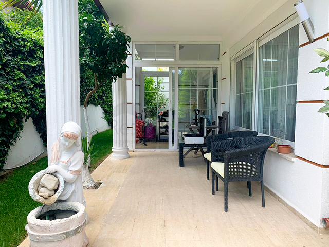 Вилла 3+1 с мебелью в самом центре города Кемера