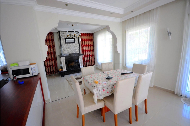 Вилла 3+1 с мебелью в самом центре города Кемера