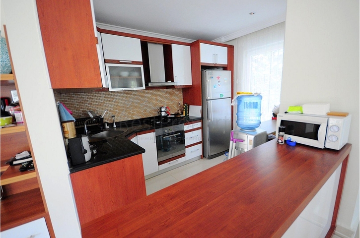 Вилла 3+1 с мебелью в самом центре города Кемера