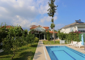 Вилла 3+1 с мебелью в самом центре города Кемера