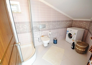 Вилла 3+1 с мебелью в самом центре города Кемера