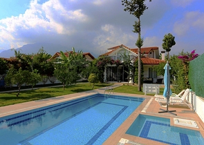 Вилла 3+1 с мебелью в самом центре города Кемера