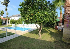 Вилла 3+1 с мебелью в самом центре города Кемера